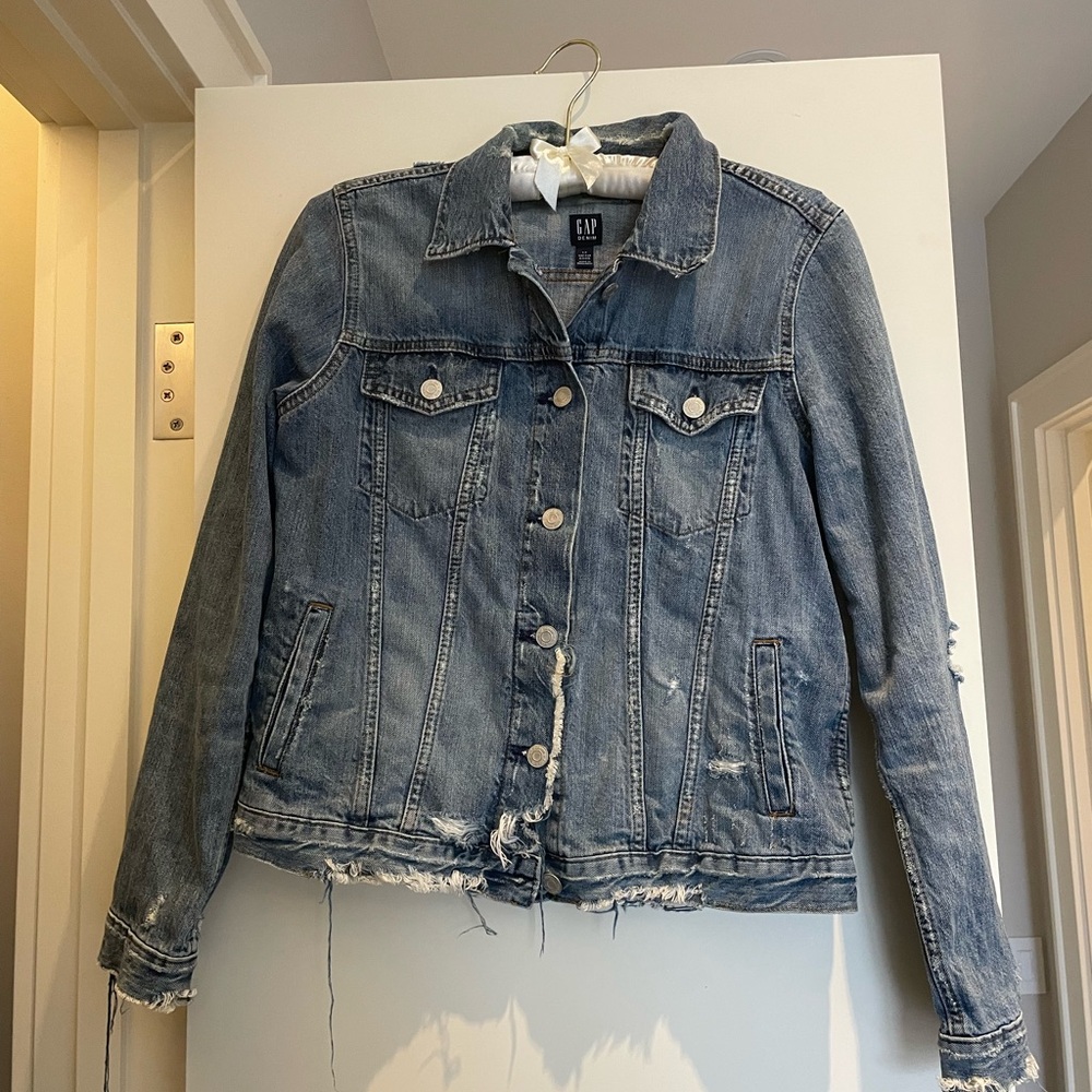 Distressed Gap Jean Jacket Size S